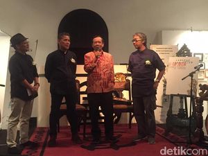 Mahfud Md Buka Pameran Seni Butet Kartaredjasa dan Widiyatno