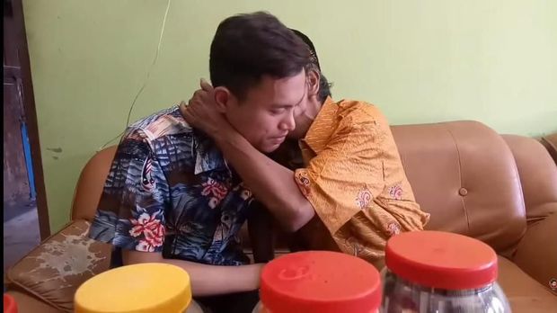 Ini Tampang YouTuber Iyus Sinting yang Tendangi Kakeknya Sendiri