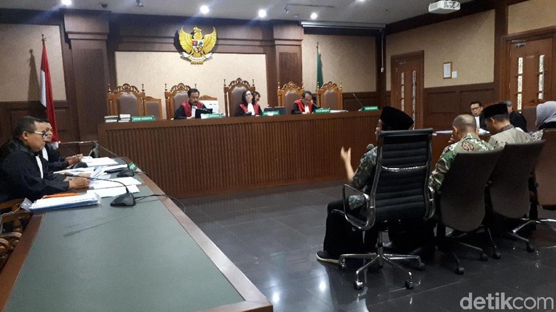 Eks Ketua DPRD Lampung Tengah Klaim Suap Rp 1,2 M Adalah Pinjaman Eks Ketua DPRD Lampung Tengah Klaim Suap Rp 1,2 M Adalah Pinjaman