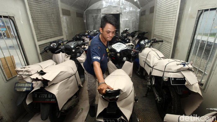 Data Asosiasi Industri Sepeda Motor Indonesia (AISI) menunjukkan kenaikan penjualan motor per Oktober 2019 naik 3,5 persen dibanding 2018.