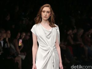 Foto: Koleksi Busana Modern Jeffry Tan yang Borderless
