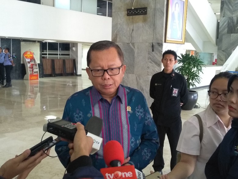 Pimpinan MPR Ungkap Ada Usul Presiden Bisa Dipilih 3 Kali Masa Jabatan Pimpinan MPR Ungkap Ada Usul Presiden Bisa Dipilih 3 Kali Masa Jabatan
