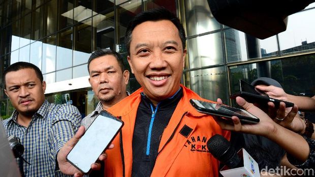 'Drop Shot' Imam Nahrawi ke Taufik Hidayat