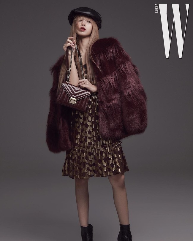 Lisa pun menjadi satu-satunya perwakilan dari Asia. Salah satu alasan ia masuk dalam daftar adalah pengaruh idol KPop tersebut yang menjadi artis Korea paling banyak follower di Instagram.  Foto: Instagram @lalalalisa_m