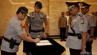 Kombes Polisi Yusri Yunus pun kemudian menggantikan Kombes Argo Yuwono yang sebelumnya menjabat sebagai Kabid Humas Polda Metro Jaya.