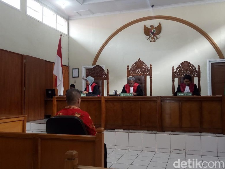 Kadispora Garut Divonis 1 Tahun Bui Terkait Bumi Perkemahan Ilegal Kadispora Garut Divonis 1 Tahun Bui Terkait Bumi Perkemahan Ilegal