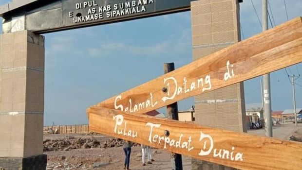 Pulau di Sumbawa yang disebut terpadat di dunia.