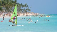 Satu lagi destinasi di kawasan Amerika Latin yang terpilih adalah Santo Domingo di Republik Dominika. Dominika dikenal dengan pantai yang memukau dan kerap menjadi tujuan para peselancar.. (iStock)