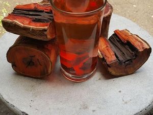 Selain Beri Warna Merah, Kayu Secang Juga Punya Banyak Khasiat