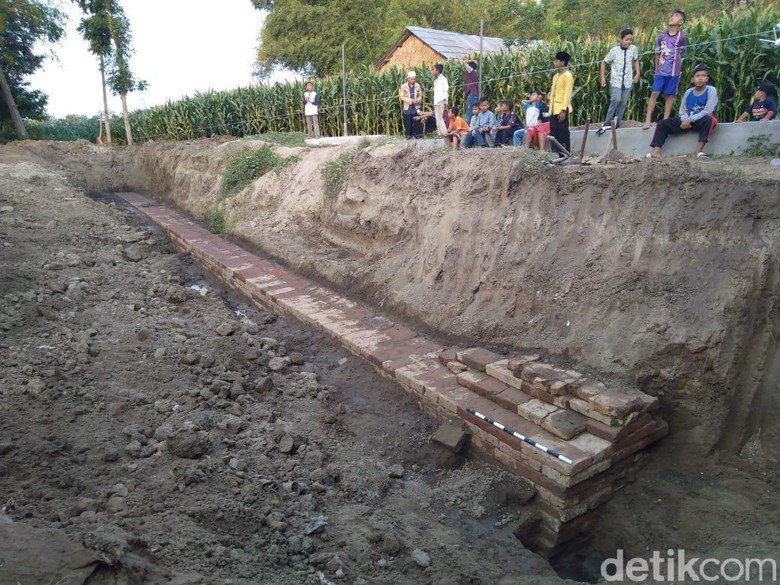 Bangunan Peninggalan Pra-Majapahit di Nganjuk Diduga Berupa Saluran Air Bangunan Peninggalan Pra-Majapahit di Nganjuk Diduga Berupa Saluran Air