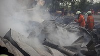 Belum diketahui pasti penyebab kebakaran.