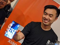Penampakan Ponsel Xiaomi Berdesain Paling Gila di Jakarta