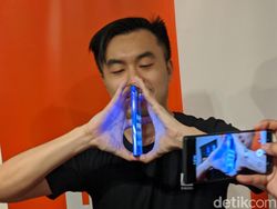 Penampakan Ponsel Xiaomi Berdesain Paling Gila di Jakarta