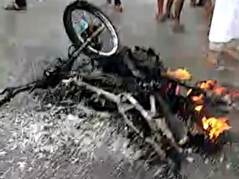 Ricuh Sengketa Lahan di Makassar, Warga Kena Panah-Motor Dibakar