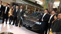 All New Mazda CX-8 sudah mengusung bahasa Kodo Design yang elegan, ditambah ujung bonet tajam. Foto: Luthfi Anshori/detikOto
