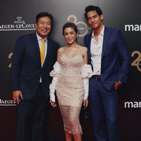 Setelah turun berat badan yang cukup banyak, tampak perubahan yang signifikan. Wajahnya terlihat lebih tirus, dan tulang di bagian selangkanya semakin menonjol.  Foto: Instagram @inijedar