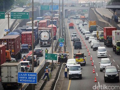 Lalin Macet, Tol JORR Arah Cikampek Contraflow