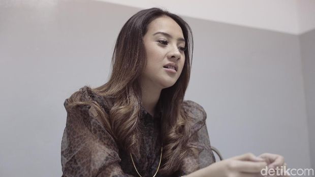 Anya Geraldine di Antara Bio One dan Arifin Putra