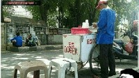 Ada cerita di balik nama es doger. Doger ternyata singkatan dari dorong gerobak. Millenial tahu nggak nih? Foto: istimewa