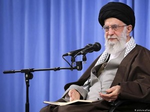 Iran Haramkan Vaksin Covid-19 Buatan Amerika dan Inggris