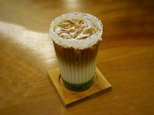 Paduan Rasa Es Kopi Susu Klepon di Kafe Ini Bikin Nagih