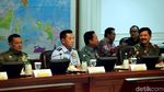 Prabowo hingga Mahfud MD Ratas Bareng Jokowi Soal Alutsista