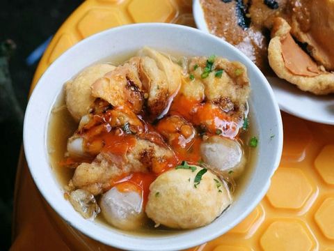 Dingin-dingin Enaknya Makan Cuanki Bandung yang Gurih Hangat