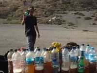 Foto: Sampah Puluhan Botol Isi Urin Di Gunung Merbabu