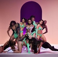 Aku tahu ini adalah proyek yang telah menjadi hasratnya, sesuatu yang berasal dari lubuk hatinya terdalam. Ditambah lagi Rihanna yang menginginkanku untuk ikut terlibat sangat berarti buatku, kata Normani ketika terpilih sebagai duta Savage x Fenty. Sebelumnya, ia mendapat kesempatan untuk beraksi di panggung fashion show produk tersebut pada September lalu. (Foto: Getty Images)