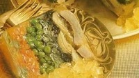 Duh, apa kamu berselera melihat hasil resep ini? Puding sayuran ini berasal dari sebuah buku resep tahun 1970an. Foto: Istimewa