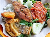 Pedas Nampol! Ini 5 Nasi Tempong Mantul di Jakarta