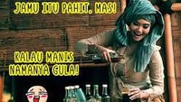 Jamu itu pahit, kalau manis namanya gula. Wah tapi kalau penjual jamunya modis begini dijamin bikin mau minum jamu setiap hari. Foto: istimewa
