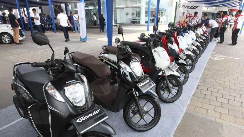 Astra Auto Fest untuk Dongkrak Penjualan Mobil dan Motor Pameran Astra Auto Fest 2019 resmi dibuka di Astra Biz Center, BSD City, Tangerang. Kegiatan itu untuk mendongkrak penjualan mobil dan motor grup Astra.
