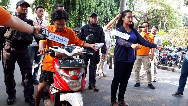 Terungkap, Pelaku Teror di Jakbar Racik Air Keras di Samping Kantor Polisi Terungkap, Pelaku Teror di Jakbar Racik Air Keras di Samping Kantor Polisi