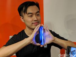 Penampakan Ponsel Xiaomi Berdesain Paling Gila di Jakarta