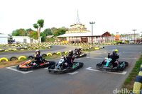Serunya Balapan Gokar di Karawang Night Festival