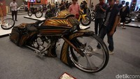 Berbeda dengan acara Suryanation Motorland Battle, acara Suryanation Motorland Show Off ini akan menghadirkan konsep pameran dengan berbagai konten acara penuh inspirasi.