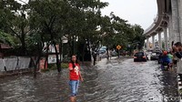 Kemacetan bukan hanya di jalan prtokol Kolonel H Burlian KM 9, tapi ada pula di KM 6, jalan Sukarno Hatta, jalan Basuki Rahmat, jalan Sudirman dan titik lain.