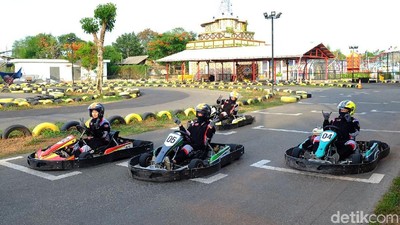 Serunya Balapan Gokar di Karawang Night Festival
