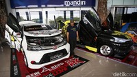 Mobil keluarga Daihatsu Xenia yang dimodifikasi mengikuti kategori Daihatsu Dress Up Challenge.
