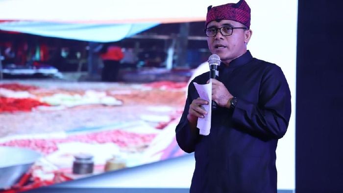 Bupati Anas Bupati Banyuwangi Abdullah Azwar Anas menerima penghargaan dari KemenPAN RB. Yakni sebagai Bupati Pembina Pelayanan Publik dengan kategori sangat baik.