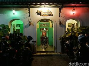 Wedangan Pendopo Langganan Keluarga Jokowi dengan Konsep Klasik
