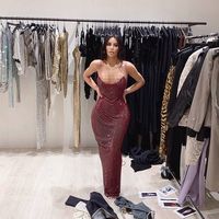 Ratapan Kim Kardashian, Gaun Tak Muat karena Berat Badan Naik 8 Kg
