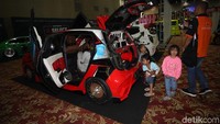 Mobil LCGC seperti Daihatsu Ayla pun mengikuti lomba tersebut.
