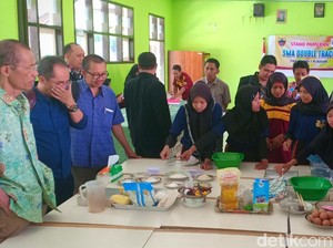 Double Track SMA/MA, Solusi Pemprov Jatim Kurangi Pengangguran