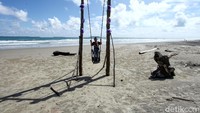 Bagaimana, penasaran ingin berkunjung langsung ke pantai ini?