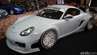Tampilan mobil Porsche yang dimodifikasi oleh salah satu peserta IAM.