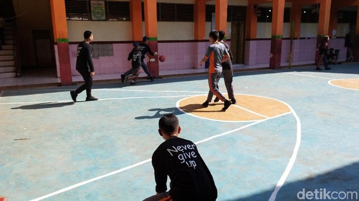 Pada usia remaja, masalah kesehatan mental kerap kali dikaitkan dengan kesetanan. (Foto: Khadijah Nur Azizah/detikHealth) Pada usia remaja, masalah kesehatan mental kerap kali dikaitkan dengan kesetanan. (Foto: Khadijah Nur Azizah/detikHealth)