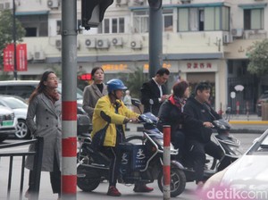 Masyarakat China Terbiasa Pakai Skuter Listrik