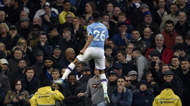 Riyad Mahrez bakal terancam dengan kehadiran Lionel Messi.